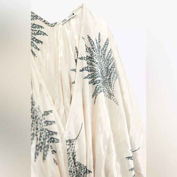 ZARA Wrinkled‎ Effect Printed Satin Maxi Dress in Ecru & Sage Green Size Medium - Picture 8 of 16